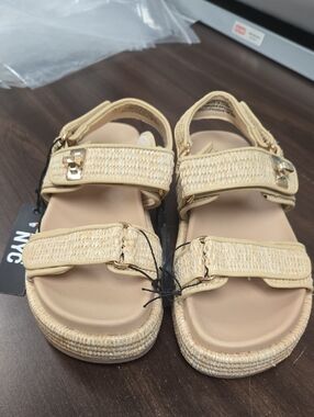 Madden NYC Size 7 Beige Woven Platform Sandal